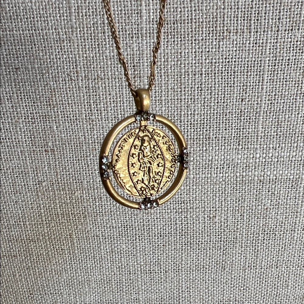 Stella & Dot Gold Medallion Necklace